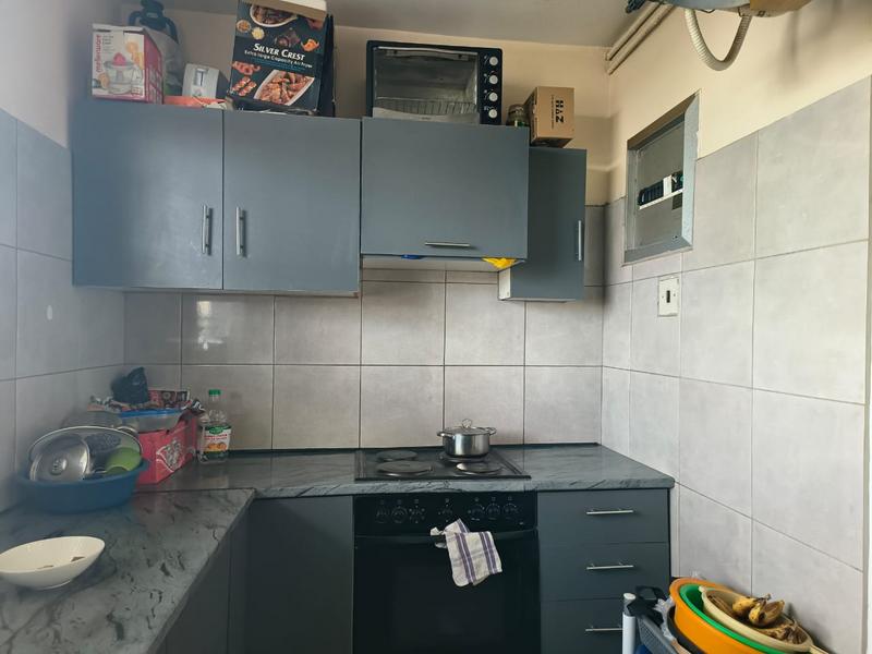 2 Bedroom Property for Sale in Goodwood Central Western Cape